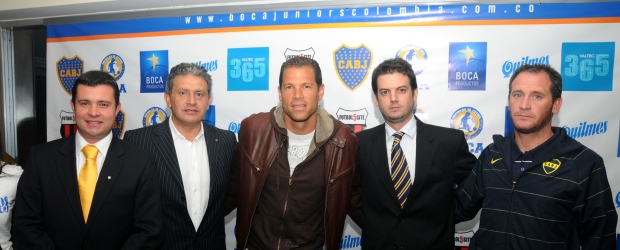 Óscar Córdoba se vincula a escuelas de Boca en Colombia | Colprensa | Felipe Trujillo, gerente Franquicia Escuelas de Boca Juniors, Óscar Ramírez, presidente de la Franquicia en Colombia, Óscar Córdoba, ex jugador profesional, Matías Sassaro, representante marketing Boca y Andrés Lillini, coordinador mundial.