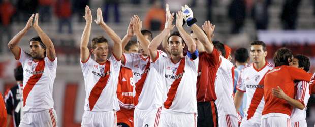 River debutó con victoria en la B | Reuters | En su nuevo desafío en la segunda división, River venció en el estadio Monumental 1-0 a Chacarita Juniors, con un gol de cabeza de Juan Manuel Díaz.