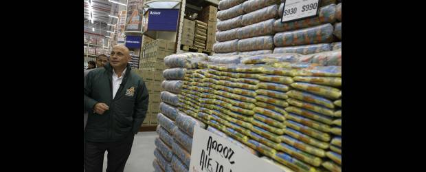 Carrefour llegó con el formato Atacadao | Colprensa | El presidente de Carrefour en Colombia, Franck Pierre, mostró la primera tienda en Bogotá del formato Atacadao. La inversión en este año será de 180.000 millones de pesos. Se trata de un canal para tenderos y clientes institucionales.