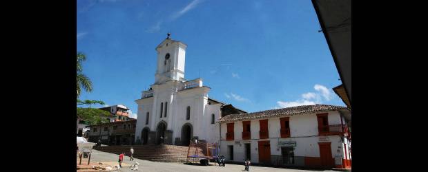 Democracia en el lejano oriente | Juan Fernando Cano | En Cocorná, después de mucho tiempo, se vivió una jornada electoral en paz.