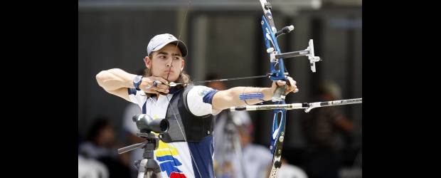 El palo fue de Daniel Pacheco | Colprensa Y Juan Pablo Tobón | Daniel Pacheco hizo 110 puntos y Diego Torres 97. Abajo, ambos con sus medallas. Hoy, desde las 8:30 a.m., se disputan las preseas por equipos en ambas modalidades, en hombres y mujeres.