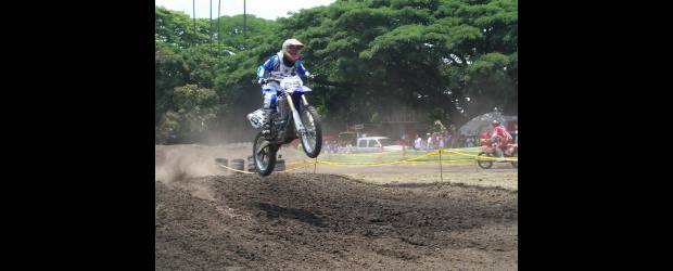 Todos los podios para Antioquia | Cortesía Fedemotos | Lukas Ramírez ratificó su poderío en el motocrós colombiano. Van dos válidas este año y comanda las dos categorías. En Bogotá también ganó Sebastián Vélez.