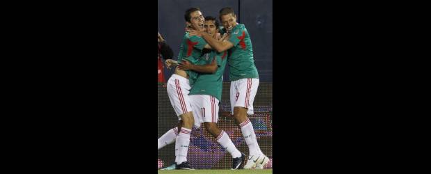 A México le falta más pique | Nam Y. Huh, Ap-chicago, Estados Unidos | En el último amistoso de México, jugado en la noche del martes, el Tri derrotó por 1-0 a Senegal, ausente del Mundial. Alberto Medina anotó el único gol de un plantel que no contó con jugadores de los clubes europeos.