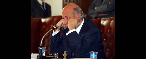 S. Pretelt a juicio por la "yidispolítica" | Archivo | El 28 de abril de 2004 el entonces ministro del Interior, Sabas Pretelt, mostró su preocupación en el debate que se adelantaba en el Congreso para sacar adelante el acto legislativo que permitiría la reelección presidencial inmediata.