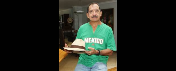 A México le harán fuerza en Medellín | Juan Antonio Sánchez | Víctor Samano, quien apenas terminaba su carrera de ingeniero cuando su país hizo el Mundial en 1970, resalta el patriotismo que le sobra a México.