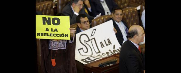 Las sombras que marcaron la labor del Legislativo | Archivo | La discusión del referendo reeleccionista en la Cámara tiene en problemas a 86 representantes que son investigados por prevaricato, pues votaron la iniciativa sin que esta cumpliera con los trámites exigidos por la ley.