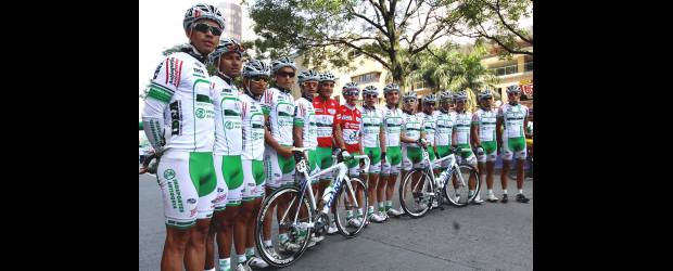 La Vuelta tendrá 116 ciclistas | Robinson Sáenz | Este es el escuadrón del Orgullo Paisa-Indeportes Antioquia liderado por el español Óscar Sevilla y por el antioqueño Sergio Luis Henao. Vienen de ganar la Vuelta a Antioquia. Buscan tener un papel importante en la ronda nacional.