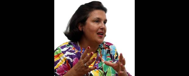 "Haré el ministerio que me he soñado" | Julio César Herrera | La nueva ministra de Vivienda y Desarrollo Urbano, Beatriz Uribe Botero, insiste en la necesidad de potenciar el sector constructor como el principal jalonador del empleo. La construcción será una de las locomotoras del crecimiento.