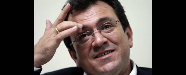 "No le cobraré a nadie" | Manuel Saldarriaga | Visiblemente feliz, sin ánimo revanchista, el alcalde Alonso Salazar habló sobre los días difíciles que vivió, tras las acusaciones del desmovilizado Jhon William López, alias "Memín", sobre un supuesto apoyo de alias "Berna" a su campaña por la Alcaldía. El mandatario dijo que no demandará a quienes lo señalaron porque no piensa gastar su energía en un tema al que ya le puso punto final.