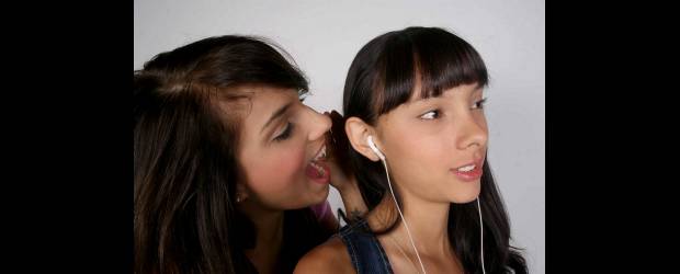 ¡Hey! baje el volumen del mp3 | Shutterstock | Aunque los especialistas no culparon a estos aparatos por la pérdida de audición, sí señalaron que bajarles el volumen es una buena idea.