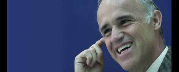 Gonzalo y sus claves de felicidad | Henry Agudelo | "La felicidad es paz interior, es vibrar en la frecuencia del amor. No es ausencia de problemas, que por demás no se llaman así sino que son aprendizajes. Es disfrutar el ahora, vivir con desapegos (ni a personas ni a cosas, porque todo es prestado)", afirma Gonzalo Gallo González.