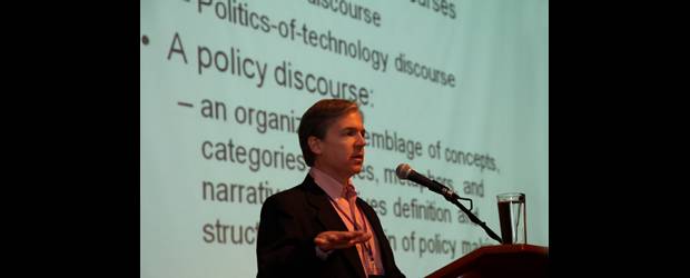 Investigación y sociedad, a unirse | Cortesía Eafit | Sthepen Hilgartner, de la Universidad de Cornell, contó que en sus investigaciones sobre las dimensiones sociales y políticas de la "ciencia emergente" y la tecnología, ha hallado dos discursos sobre la innovación que suelen ser antagónicos.