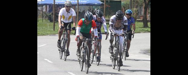 El Clásico EL COLOMBIANO abre matrículas | Donaldo Zuluaga | Decenas eran los ciclistas que entrenaban ayer por la mañana y le daban la puntada final a su preparación para la ruta del Clásico EL COLOMBIANO.