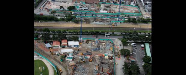 Sin retrasos va el puente de la 4Sur | Donaldo Zuluaga | Con unos 320 trabajadores y maquinaria en casi toda la extensión de lo que será el puente de la calle 4sur se va cumpliendo con el cronograma de obras. Se espera entregarlo en diciembre del próximo año.