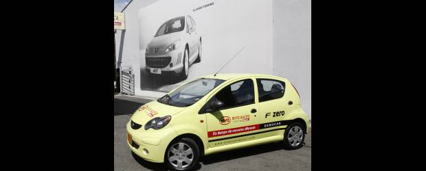 BYD FZero una alternativa para la ciudad | | Sin voladizos, el carro se destaca por su amplia distancia de ejes y su diseño que lleva sus ruedas traseras prácticamente hasta el final de la zaga del auto. Sus cristales traseros lo hacen ver como un coupé.