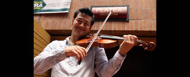 Daisuke, un prodigio del violín | Róbinson Sáenz | Antes de cada presentación Daisuke Yamamoto toma una pequeña siesta, luego realiza a manera de calentamiento una serie de escalas y arpegios en su moderno violín, de la casa de Boris Odio de Granda, en California, hecho a mano