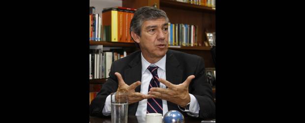 AviancaTaca quiere 70.000 inversionistas | Edwin Bustamante | Para Fabio Villegas Ramírez, presidente de AviancaTaca, la llegada a la compañía de los inversionistas significa un reto porque exige mejorar en todos los aspectos para continuar con el plan de mejoramiento y expansión.