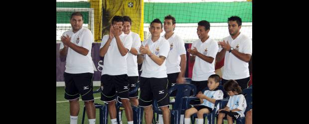 Futsal, aún con el aroma de Mundial | Hernán Vanegas | Jairuby Medellín, dirigido por Jaime Cuervo- técnico campeón mundial con Colombia- recibirá hoy a Bello Independiente en el coliseo Iván de Bedout.