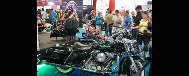 Motos arrancan Feria de Flores | Motos clásicas harán parte de este recorrido, el primero en el marco de la Feria de las Flores.