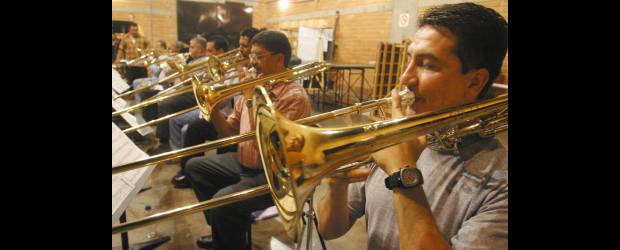 El sonido de la Big Band pone punto final al jazz |