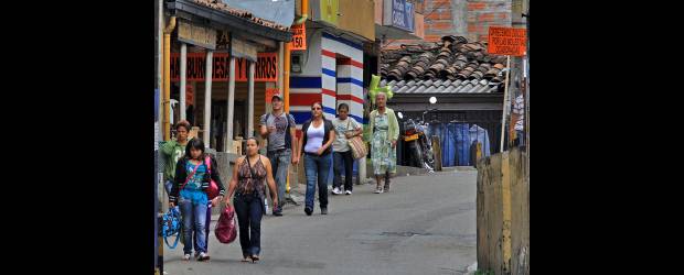 Vía 63, en San Cristóbal, se quedó sin presupuesto | Henry Agudelo | La comunidad de San Cristóbal tendrá que seguir soportando la problemática de movilidad que existe en el sector céntrico del corregimiento, en vista del anunció de que no hay plata para emprender la ampliación de la vía 63.