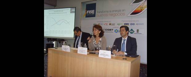 Clúster de energía, tras retos del TLC | Gustavo Gallo | Elena Rico Villegas, directora del Clúster de Energía, con el director ejecutivo del Cidet, César Tobón Giraldo, y con Juan Manuel Higuita, de la Alcaldía.