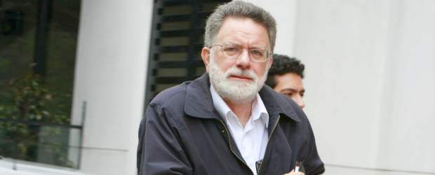 Perfil de Luis Carlos Restrepo | La obra literaria por la que es reconocido Restrepo se desenvuelve en torno a una reflexión sobre la libertad humana, claro relacionada con los campos de la psiquiatría, la educación, la política y la filosofía.