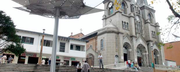 Pasquines ensucian la campaña en La Estrella | Archivo | John Jairo Echavarría, de Afrovides; Fabio Salazar, del MIO; Fernando Moreno, conservador; Pablo Córdoba, del Partido Liberal; Juan Diego Echavarría, de la U, y Gabriel Corrales, del Partido Verde, buscan la Alcaldía de La Estrella.