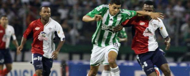 Giovanni Moreno marcós sus primeros goles con Racing | Archivo | Giovanni Moreno, ex Atlético Nacional, marcó sus primeros goles en Argentina augurando un buen futuro en el equipo argentino.