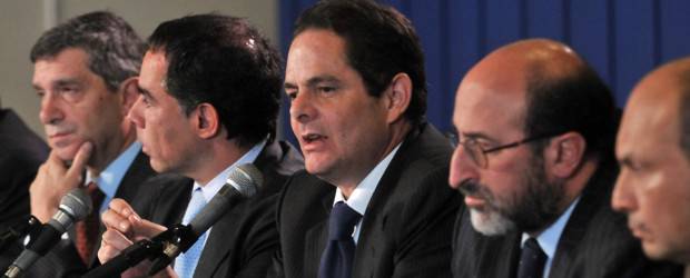 Gobierno anunció consenso con coalición en proyecto de ley de víctimas | SIG | El ministro del Interior, Germán Vargas, dijo que fueron superadas las diferencias entre los dirigentes de las colectividades que conforman la Mesa de la Unidad Nacional.