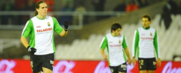 Bernardo Espinosa le salvó un punto al Racing en España | Cortesía | Bernardo llegó al Racing el último día del mercado de fichajes de verano, procedente del Sevilla.