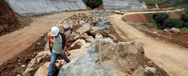 Autopistas tendrán un costo de $15,5 billones | Archivo | Autopistas de la Montaña tendrá una longitud de 760 kilómetros, con 130 túneles que suman 52 kilómetros y 703 puentes.