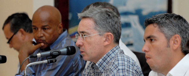 El mandatario lideró un consejo de seguridad en el puerto. | SP | El mandatario lideró un consejo de seguridad en el puerto.