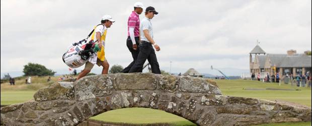 Buen arranque de Camilo Villegas en Escocia | AP | Camilo Villegas y Tiger Woods compartieron la ronda de este jueves junto al inglés Justine Rose.