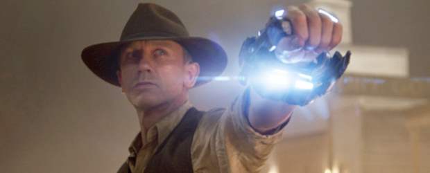 Estos vaqueros libran al mundo de aliens | Archivo | Harrison Ford y Daniel Craig son la fórmula de la película Cowboys & Aliens, en la que muestran las facultades de héroes que aprendieron en Indiana Jonesy James Bond respectivamente.