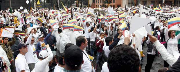 ¡Basta de violencia! dicen en Bogotá | Mauricio Alvarado, Colprensa | En la calle 72 con carrera Séptima hubo una de las mayores concentraciones en Bogotá.