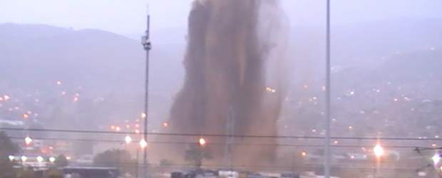 Susto y daños graves dejó ruptura de tubo | Rodrigo Martínez | La fuerza del agua destruyó este segundo piso. La conexión afectada dejó sin agua de 10:00 p.m. de ayer a 5:00 a.m. de hoy un vasto sector residencial.