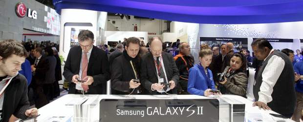 Samsung presentó Bada 2.0, la segunda versión de su propio sistema operativo | Reuters | Samsung es protagonista en el mercado de teléfonos inteligentes con su línea Galaxy.