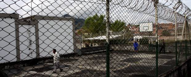 Una cárcel de solo dos presos | Henry Agudelo, El Carmen | Esta cárcel está ocupada en un 6.6 por ciento y su hacinamiento es del -93 por ciento. La que más se acerca a este nivel es la de Florencia, Caquetá, que tiene un hacinamiento del -59.2 por ciento.