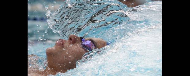 Sirenas y tritones se gozan el Interligas | Hernán Vanegas | Ayer se inició el Campeonato Nacional Interligas de Natación, en el que Antioquia defiende el cetro. En acción está el nadador boyacense Francisco Vega. Compiten 475 deportistas de 20 ligas del país. Un récord para esta clase de pruebas.