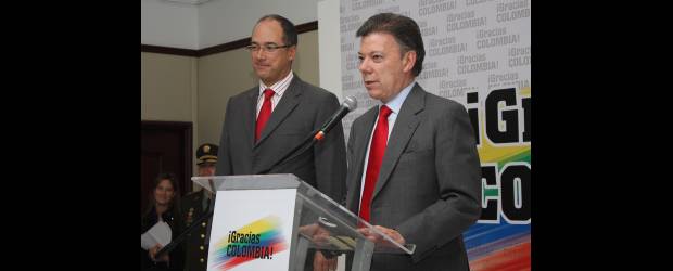 El equipo económico: experiencia y juicio financiero | Colprensa, Bogotá | Un día después de las elecciones, Juan Carlos Echeverry fue designado como nuevo Ministro de Hacienda por el presidente electo Juan Manuel Santos.