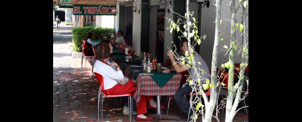 Sabores que encantan | Manuel Saldarriaga | El Trifásico es un restaurante donde puede encontrar comida típica y casera. Chicharrón, lengua y oreja, y hasta bandeja paisa. Los bogotanos, dice su administrador Orlando Montes, son los que más los visitan, así como turistas de diferentes lugares del mundo. Ya son 28 años de ofrecerle a las personas, una buena comida antioqueña. Está en Envigado, en Calle 31 sur 43 A - 68.