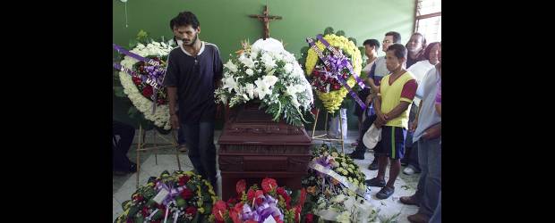 España extraditará sicarios colombianos | Archivo | Alias Pollo estaría vinculado al asesinato en 2004 del futbolista Albeiro el Palomo Usuriaga (imagen). Según las autoridades colombianas el detenido era jefe operativo de la Negra un grupo sicarial relacionado con el cartel del Norte del Valle del Cauca. Fue capturado en Valencia, oriente de España.