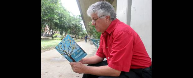 Entre gatos y ratones |
