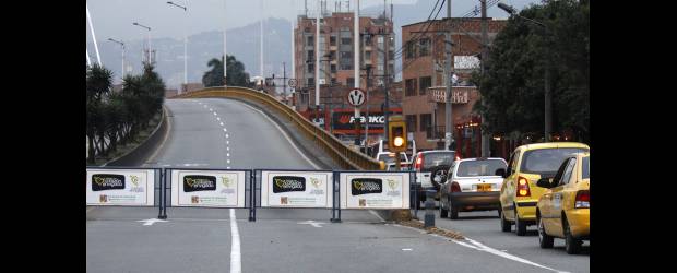 Malestar por feria de carros sobre Las Vegas | Edwin Bustamante | Muchos usuarios de Las Vegas fueron sorprendidos por el cierre de la vía para una feria de venta de carros, el pasado fin de semana.