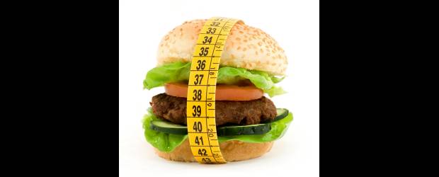 La obesidad, toda una epidemia | Shutterstock | La comida en exceso calórica y la falta de actividad para quemar esa energía consumida llevan a un aumento de peso paulatino. Reducir el consumo de gaseosas es uno de los primeros pasos para prevenir la obesidad.