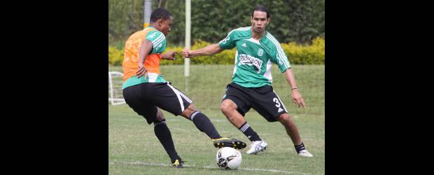 Nacional le apunta al liderato | Róbinson Sáenz | Viene otro duelo exigente para los verdolagas, que están muy cerca del primer lugar de la Liga. La experiencia de Édgar Zapata será fundamental en la zaga.