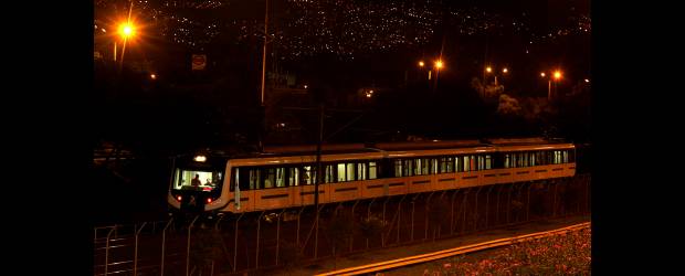 Viajes nocturnos para estar a punto | Manuel Saldarriag