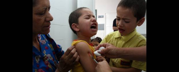 Se buscan niños con vacunación incompleta | Archivo | Las comunas 1, 5, 7, 13, 8, 3 y el corregimiento de San Cristóbal son las zonas de la ciudad con más bajas coberturas en vacunación en niños menores de un año, informó la Secretaría de Salud.