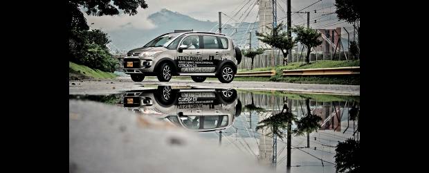 Citroen C3 Aircross va más allá | Por dentro y por fuera el conductor y los ocupantes de este vehículo encuentran un concepto de automóvil aventurero de estilo atractivo. Un elemento favorable es la presencia de un sensor de reversa audible. También la configuración de sus plazas